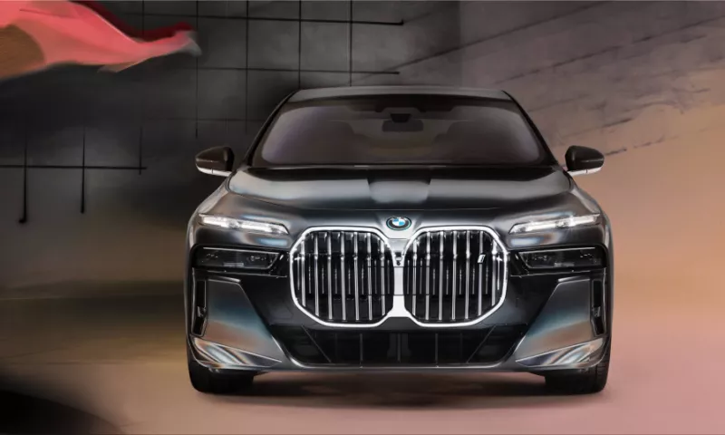 BMW i7 electric car