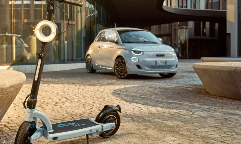 Fiat and Mopar present the 500 Iride electric scooter