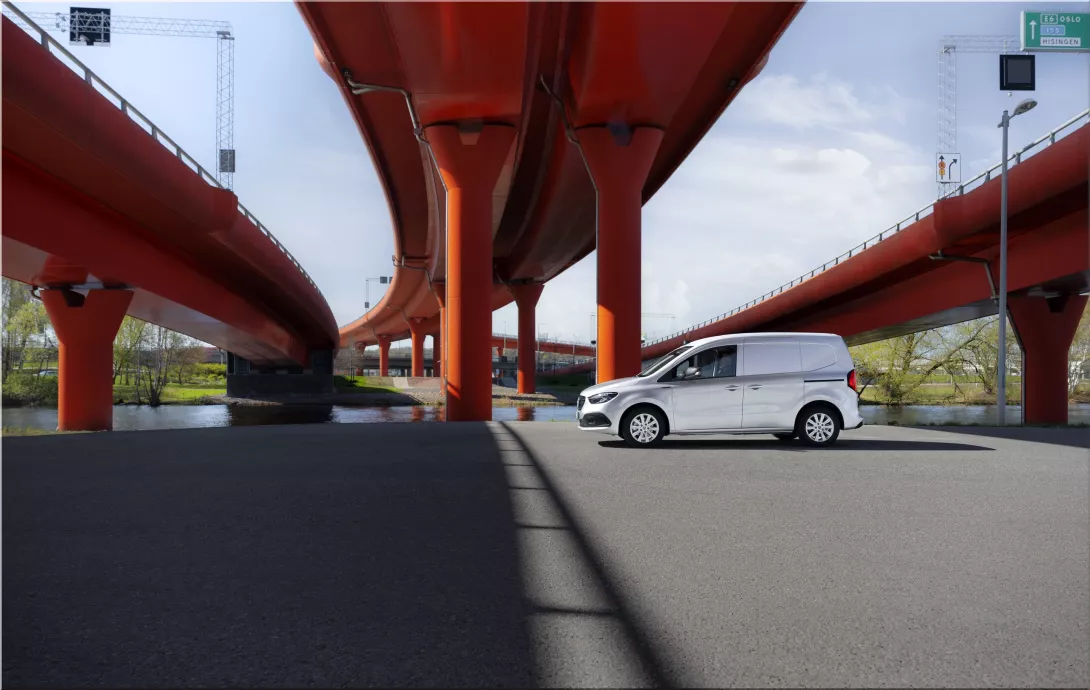 Mercedes-Benz eCitan: Pioneering the Future of Urban Delivery and Passenger Transport